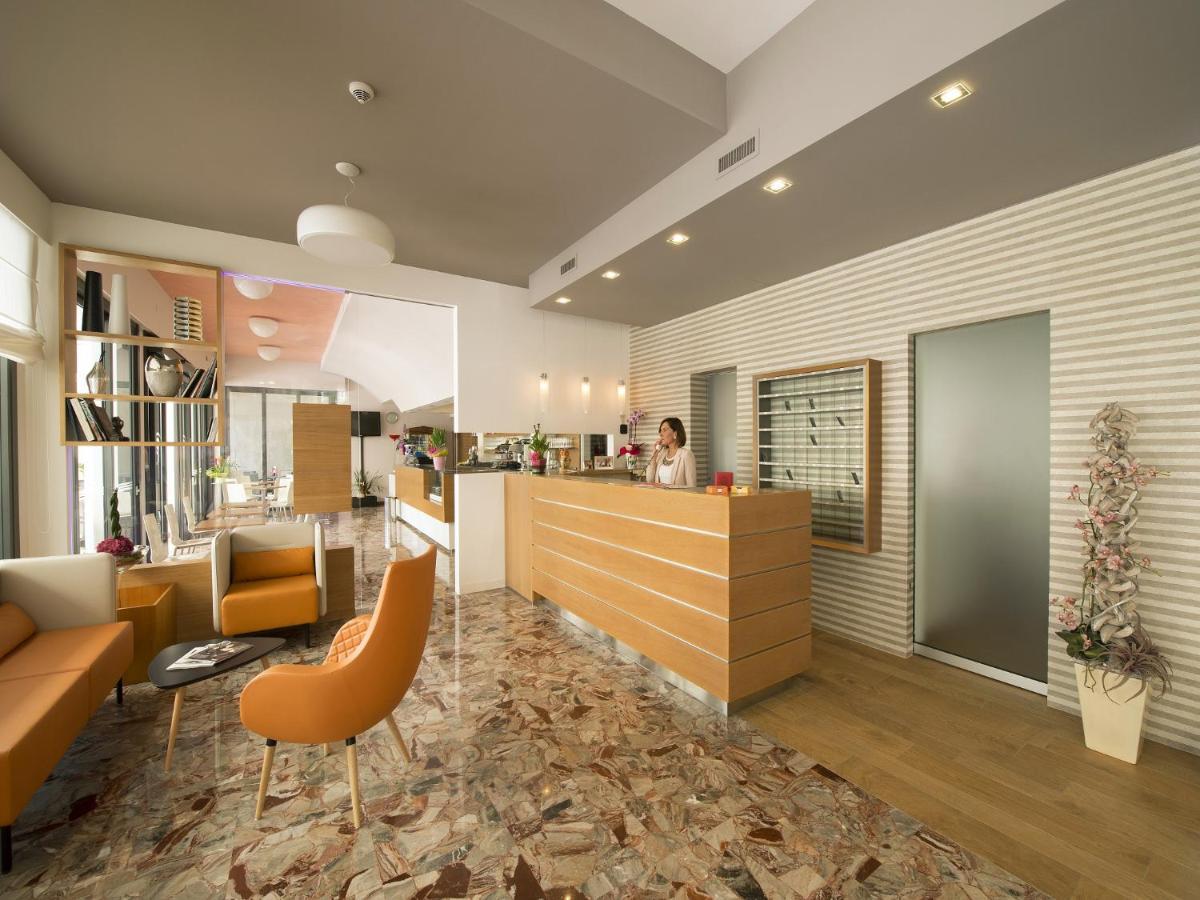 Hotel Pillon Bibione Buitenkant foto