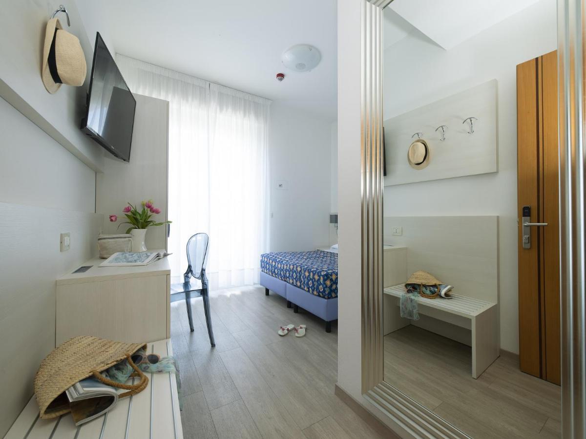 Hotel Pillon Bibione Buitenkant foto
