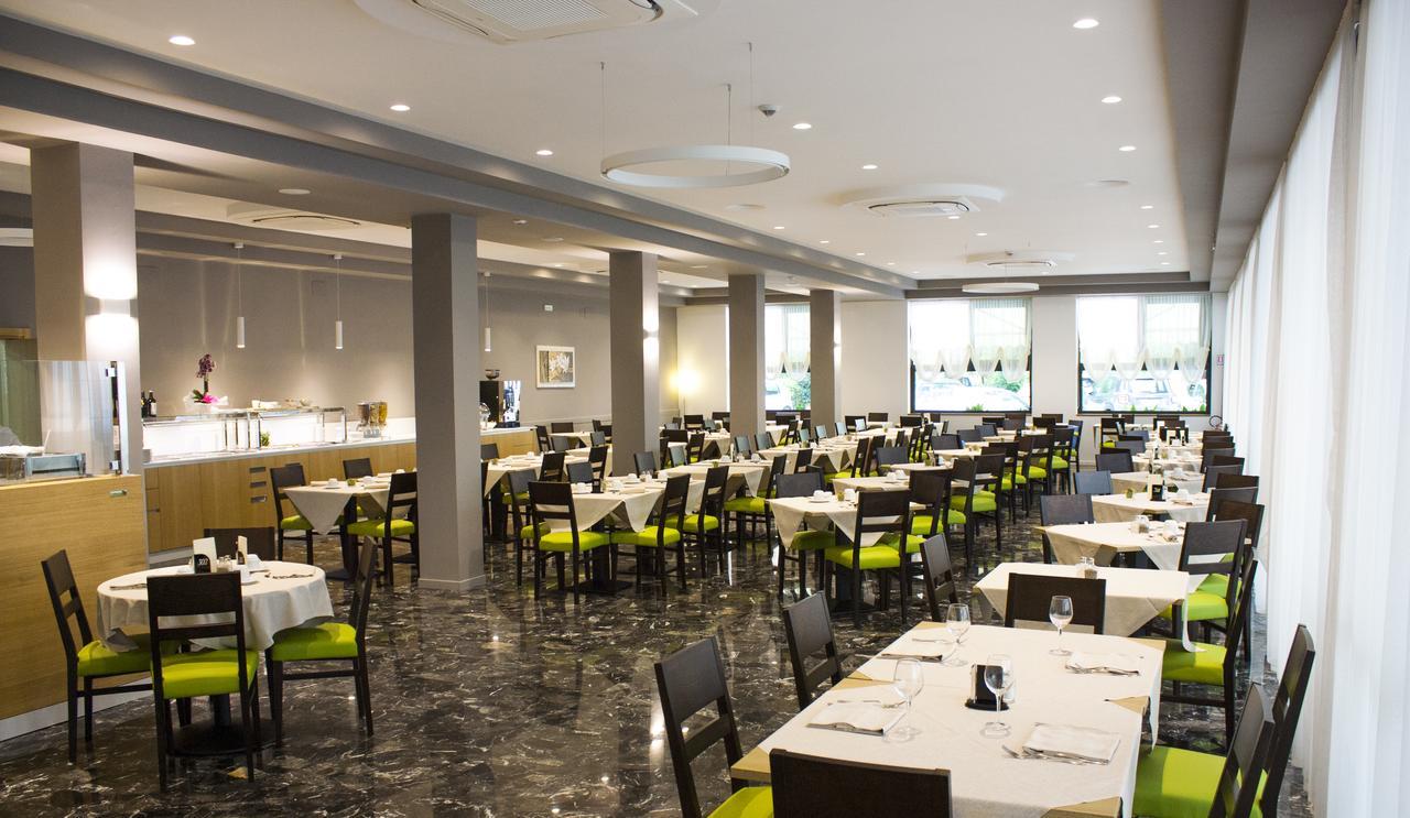 Hotel Pillon Bibione Buitenkant foto